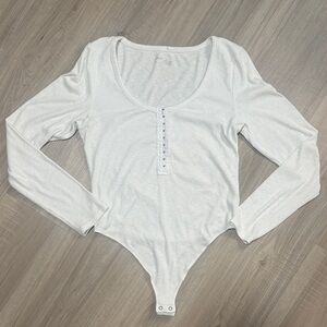 Aerie White Long Sleeve Scoop Neck Bodysuit.  Sz L